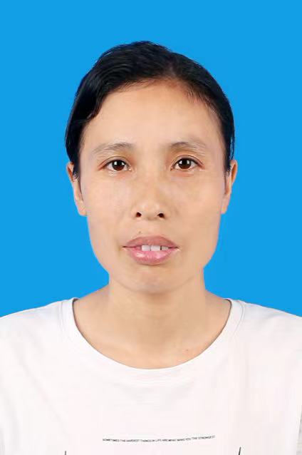 胡珍.jpg